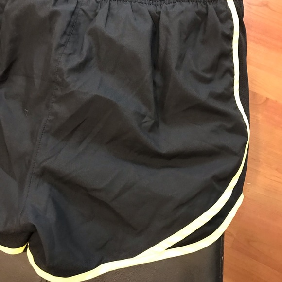 Nike Dri-Fit shorts - Picture 5 of 5
